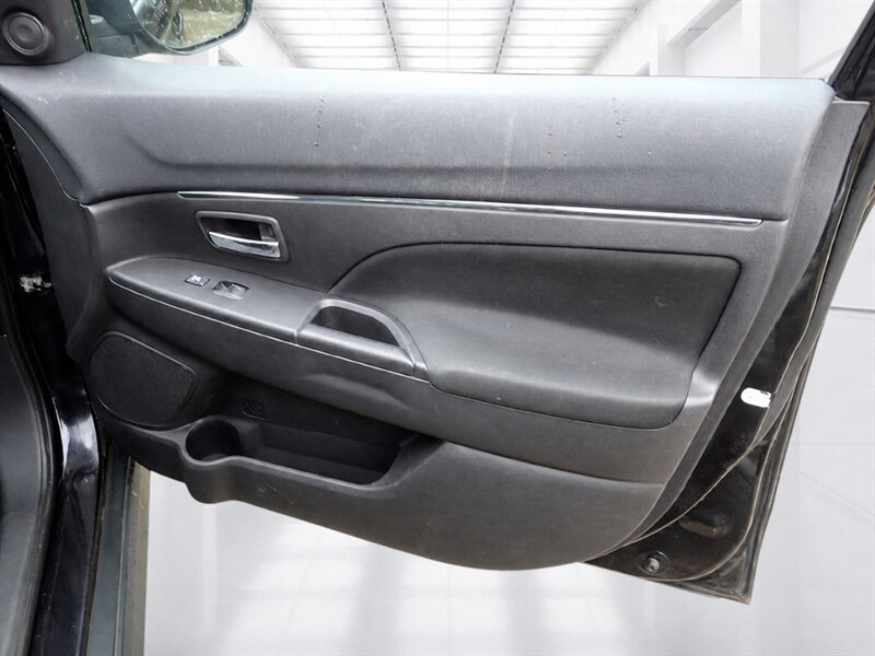 Used 2013 Mitsubishi Outlander Sport SE AWD/4WD image 28