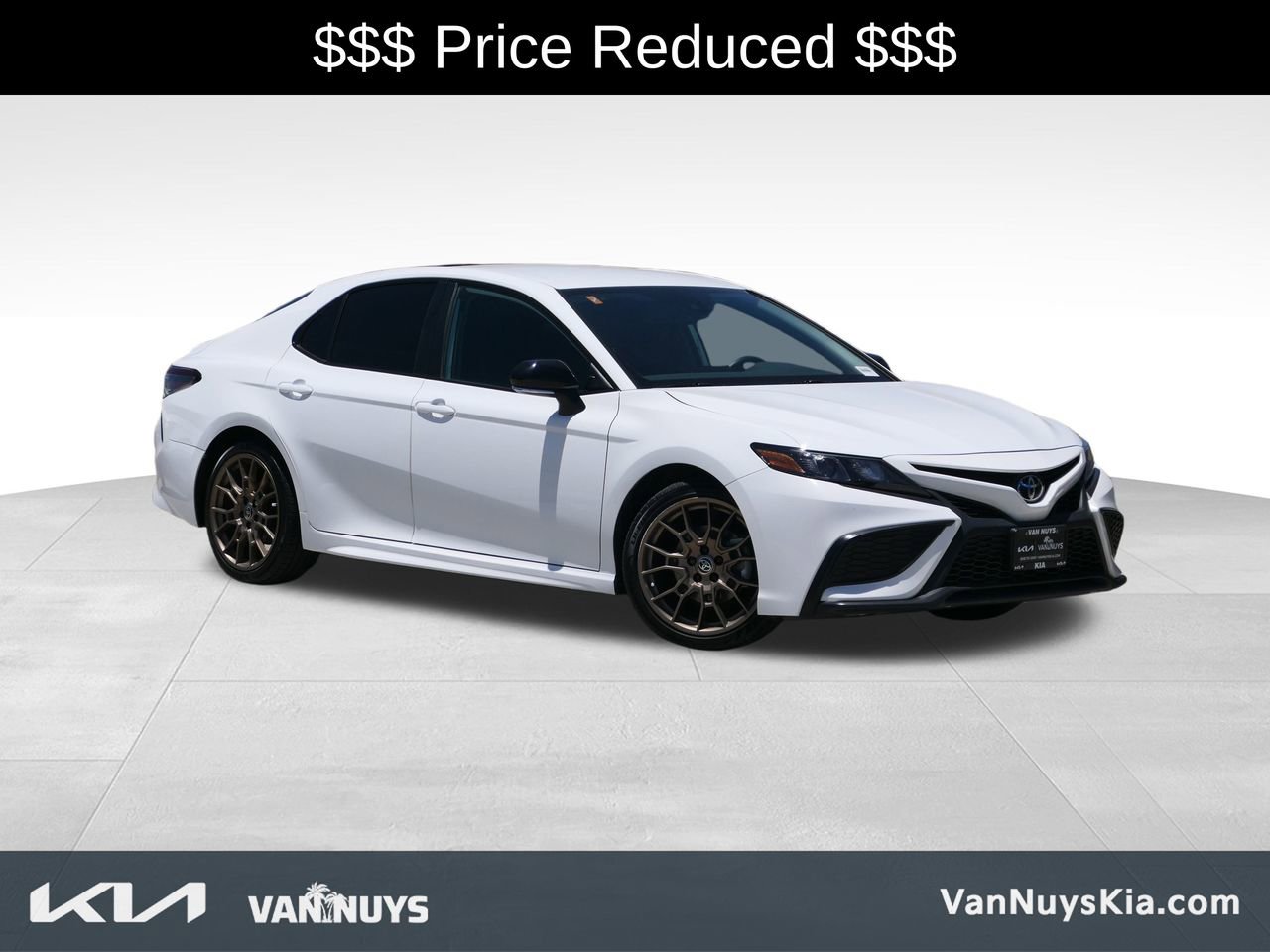 Used 2024 Toyota Camry SE