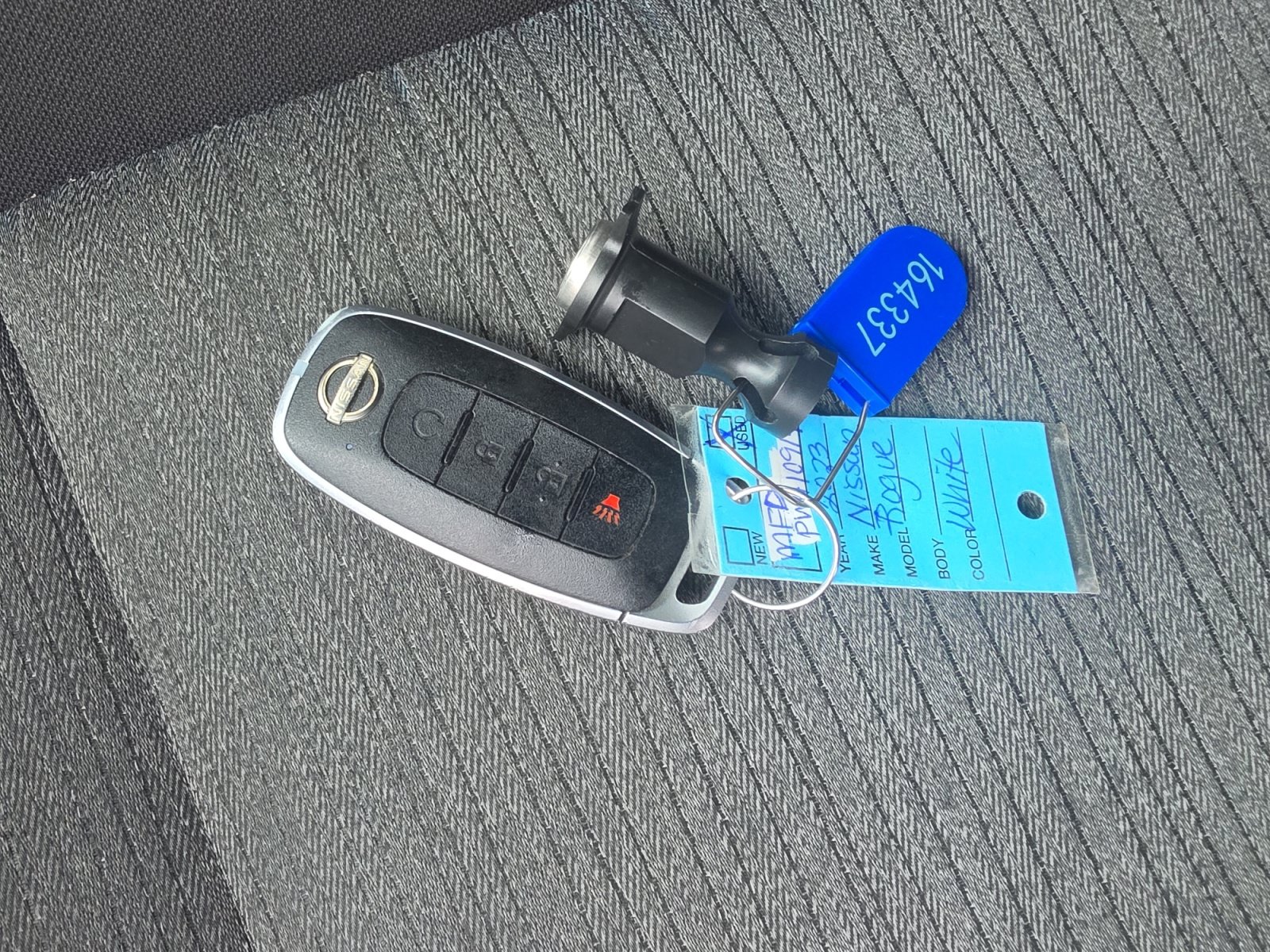 Used 2023 Nissan Rogue SV FWD image 33