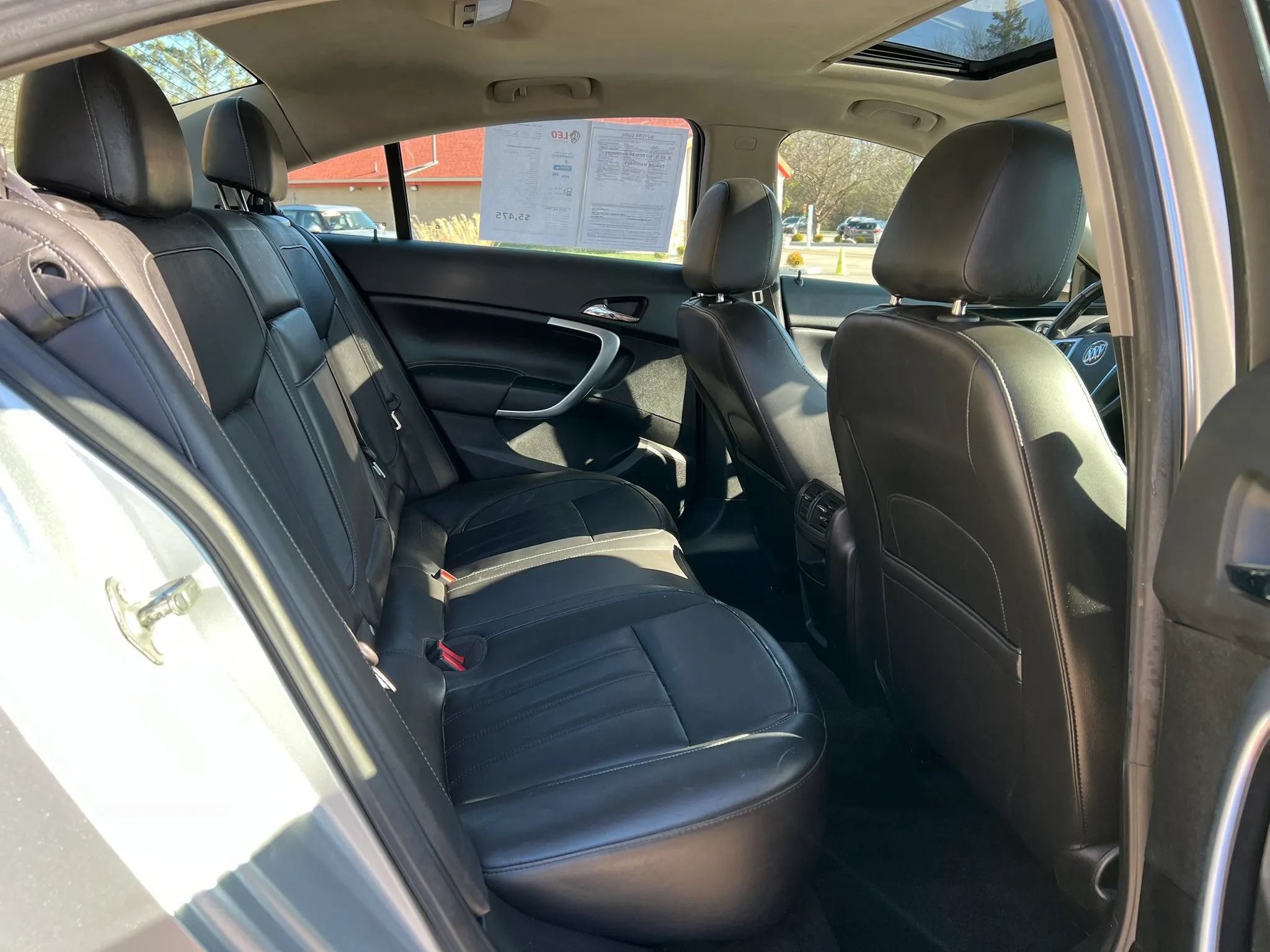 Used 2012 Buick Regal Leather FWD image 22