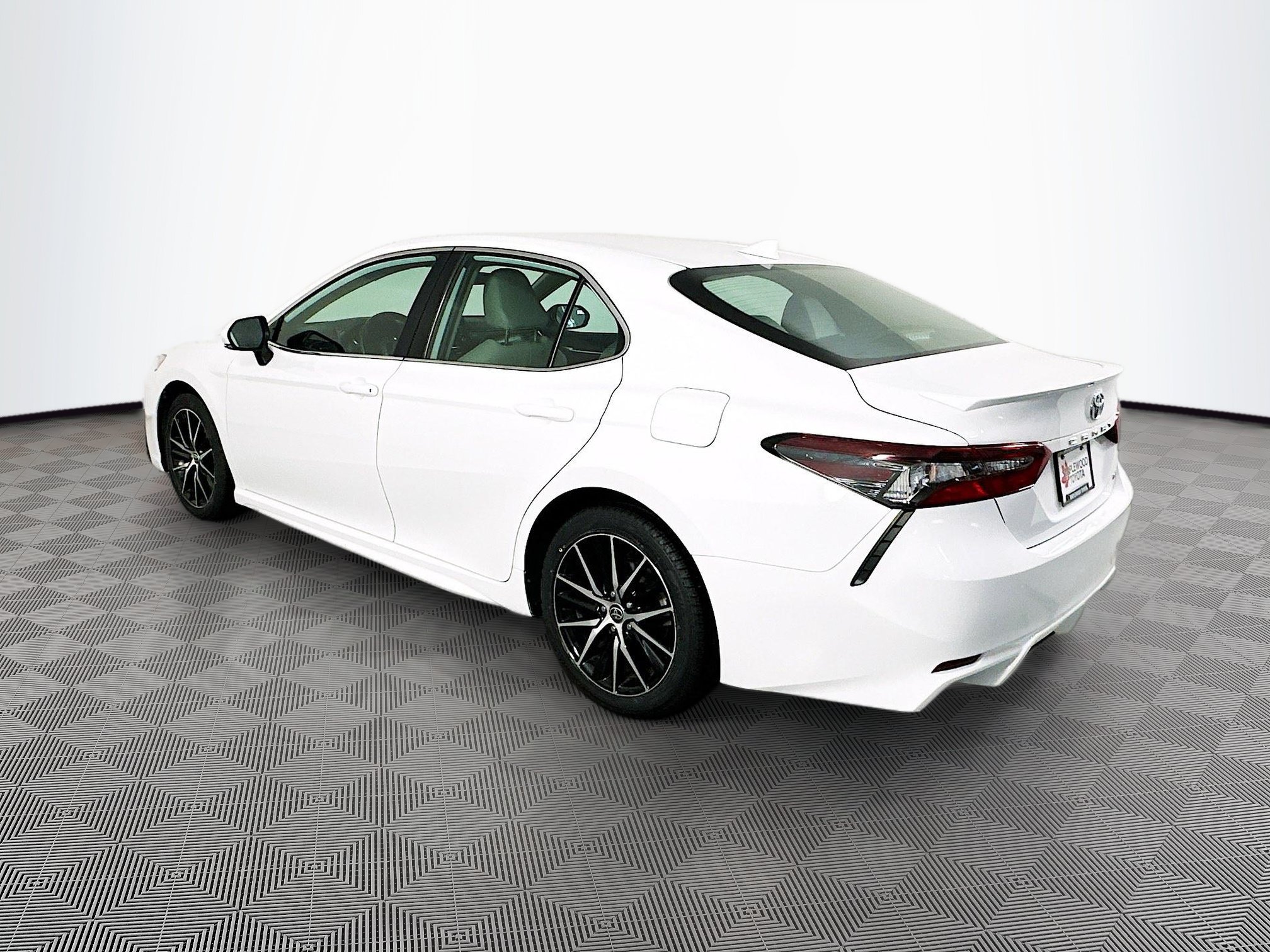 Certified 2023 Toyota Camry SE FWD image 5