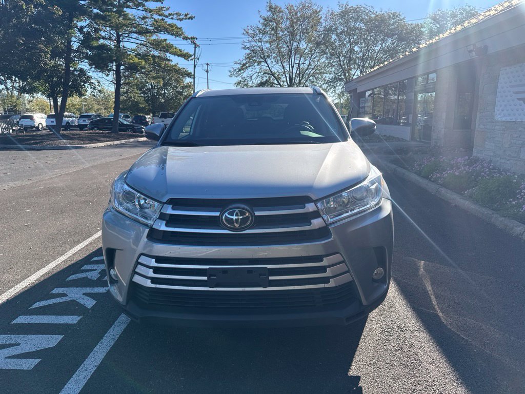 Used 2018 Toyota Highlander XLE AWD/4WD image 3