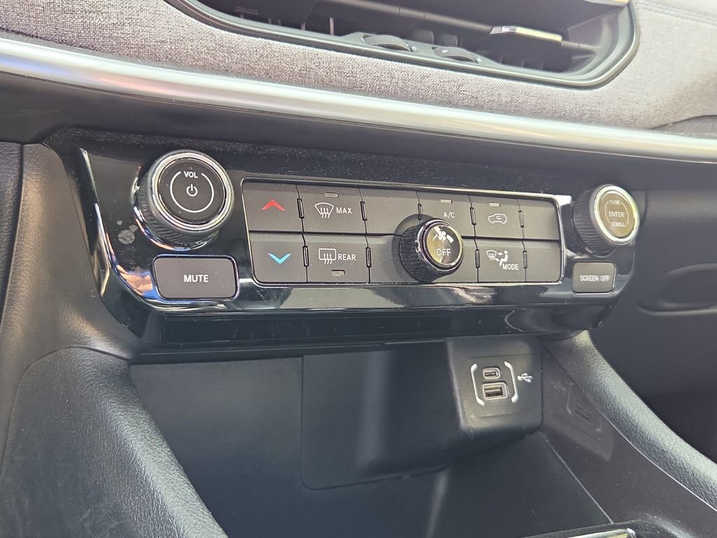 Used 2022 Jeep Compass Latitude image 21