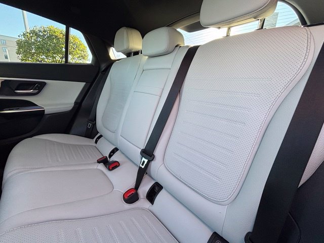 Used 2024 Mercedes-Benz GLC 300 4MATIC w/ AMG Line image 29