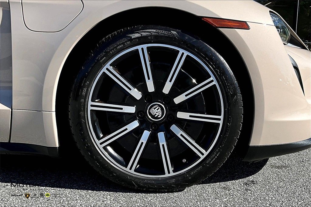 Used 2021 Porsche Taycan 4S image 32