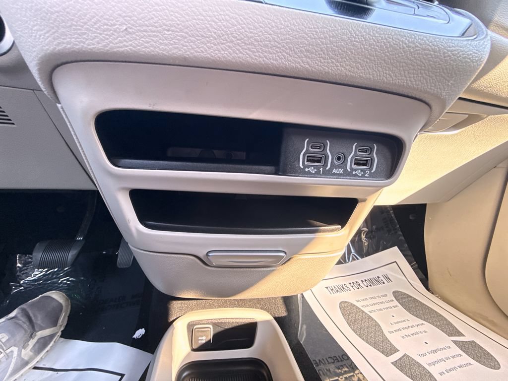 Used 2024 Chrysler Voyager LX FWD image 27