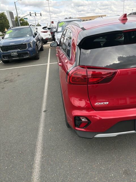 Used 2020 Kia Niro EX FWD image 9