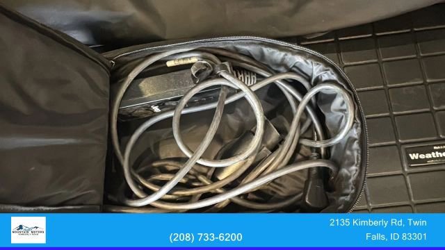 Used 2022 Jeep Wrangler Unlimited Sahara w/ Cold Weather Group AWD/4WD image 31