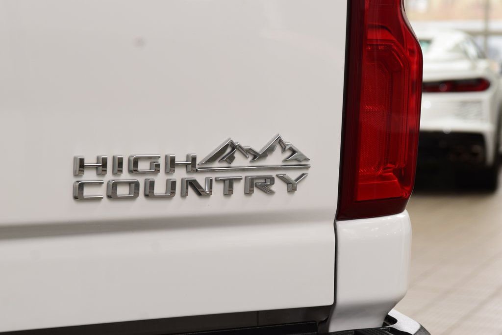 Used 2024 Chevrolet Silverado 3500 High Country w/ Technology Package AWD/4WD image 24