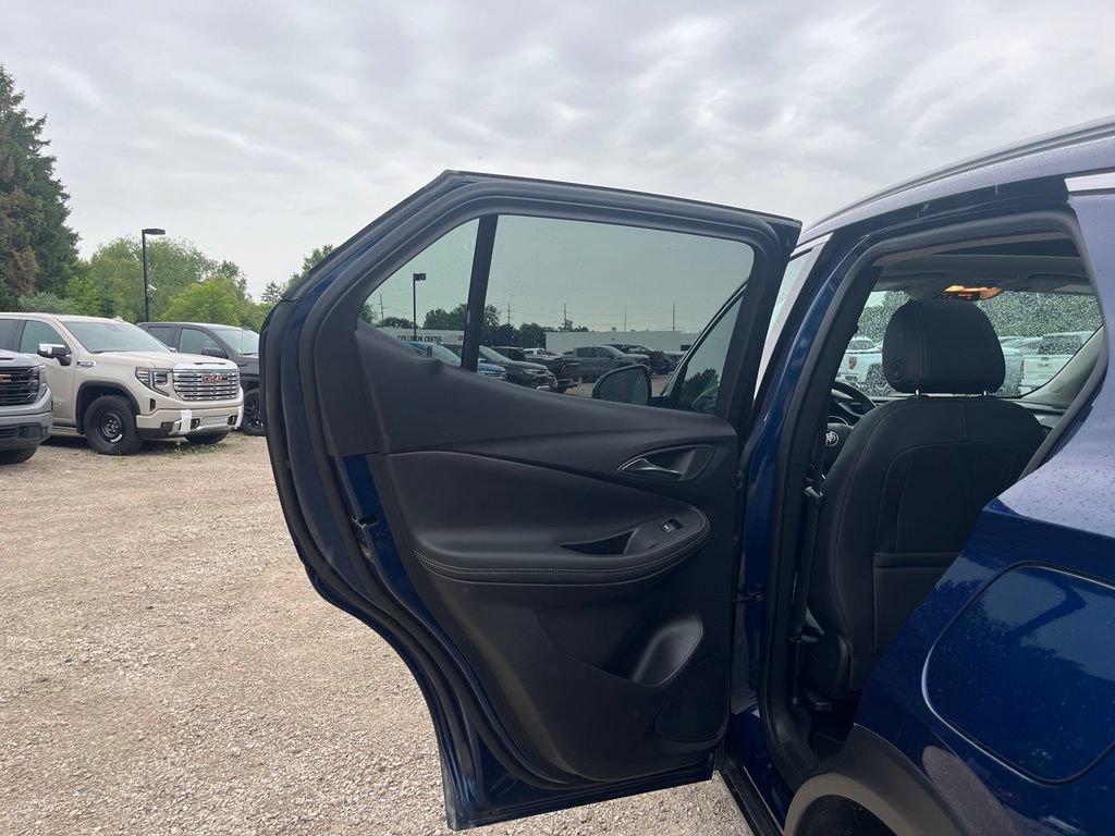 Used 2023 Buick Encore GX Essence w/ Advanced Technology Package FWD image 26