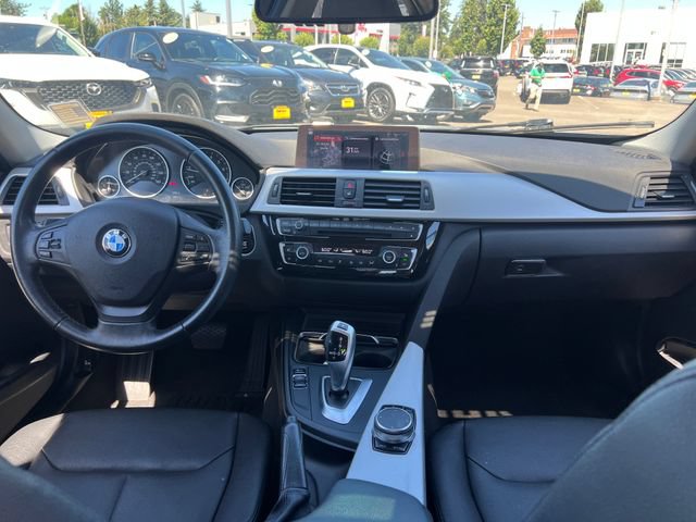 Used 2018 BMW 320i xDrive Sedan AWD/4WD image 11