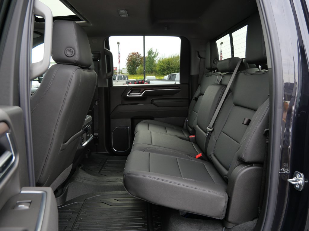 New 2026 GMC Sierra 3500 SLT w/ SLT Premium Package AWD/4WD image 14