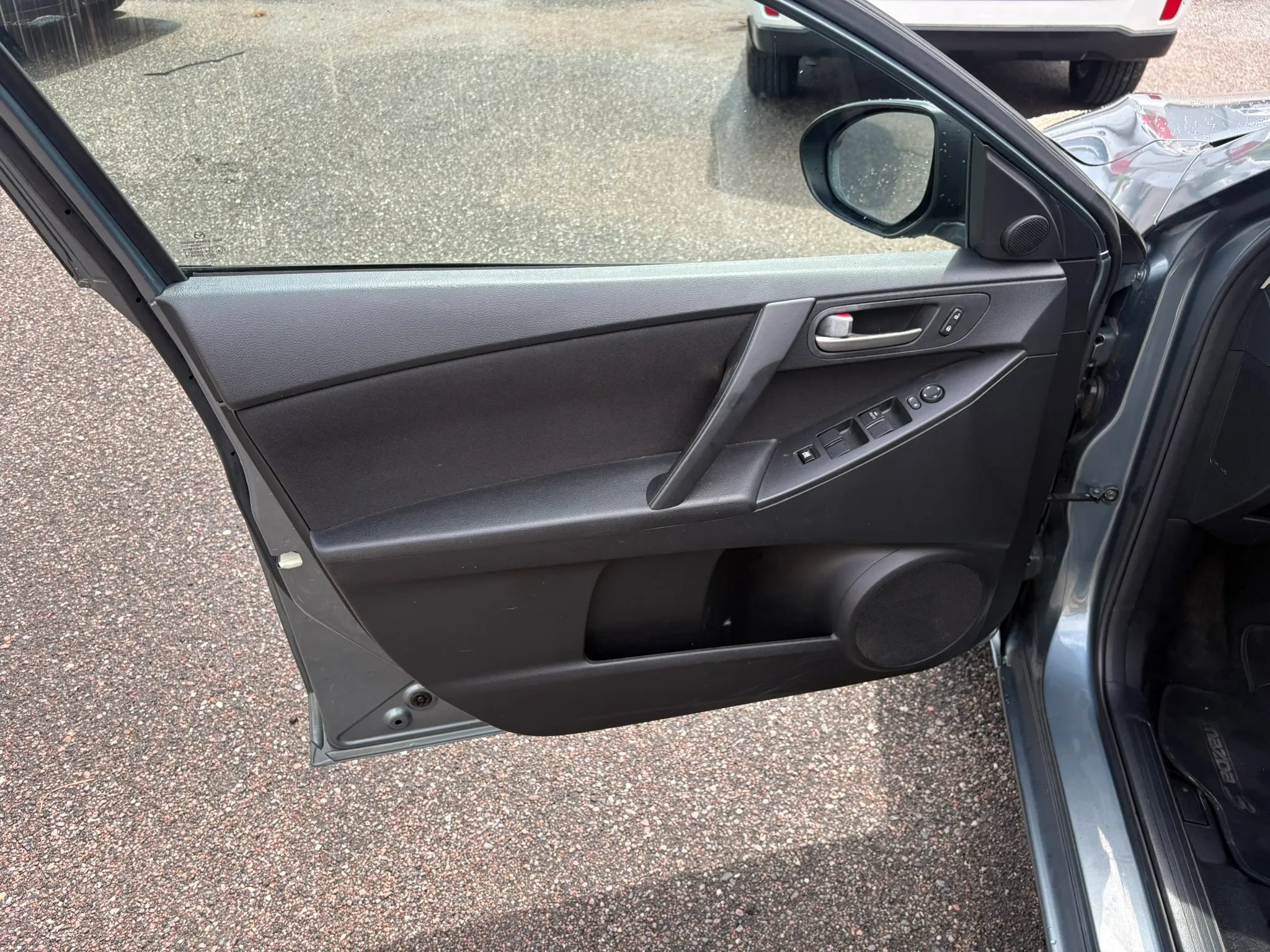 Used 2013 MAZDA MAZDA3 i Touring FWD image 6
