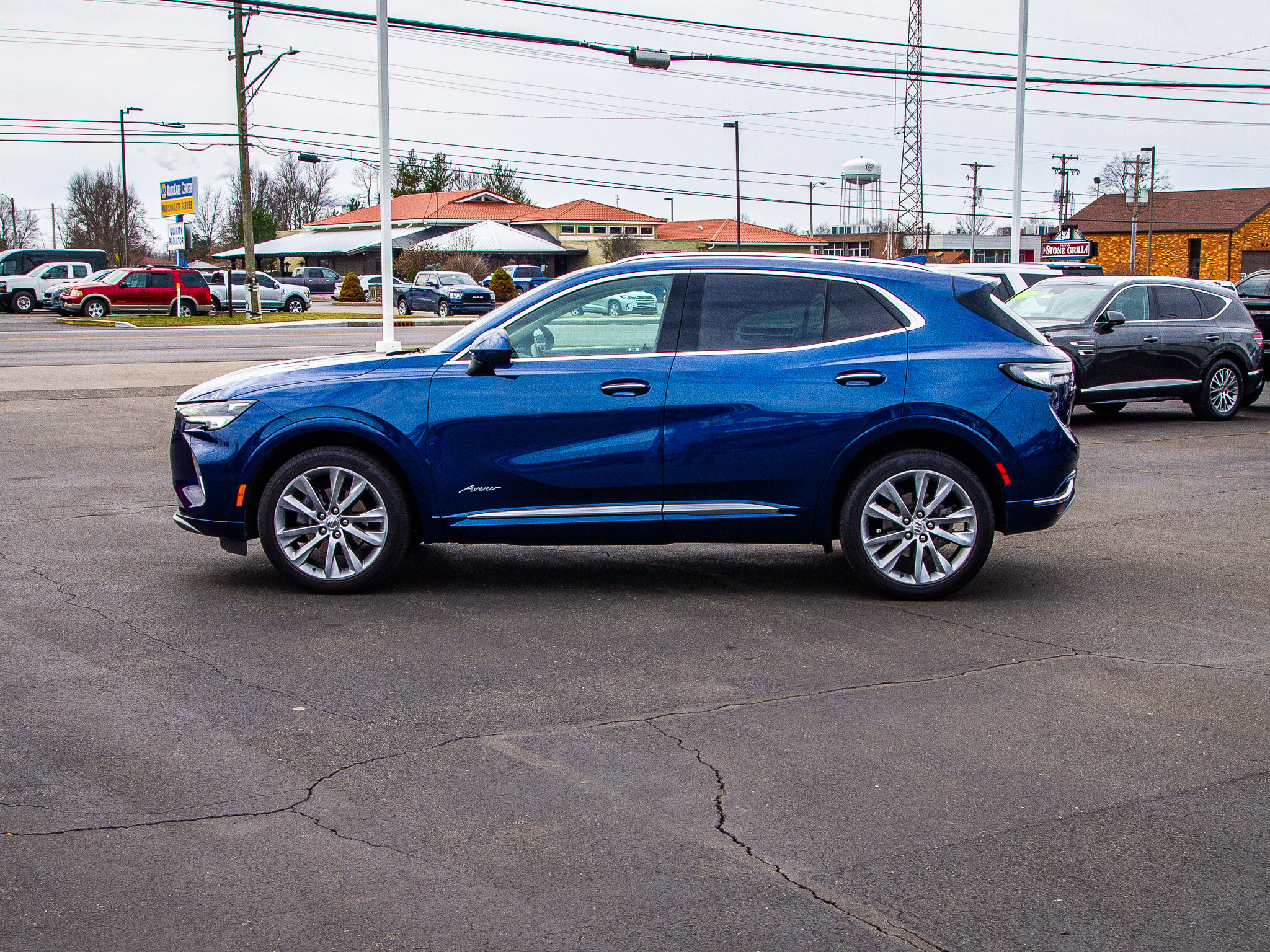 Used 2023 Buick Envision Avenir image 4