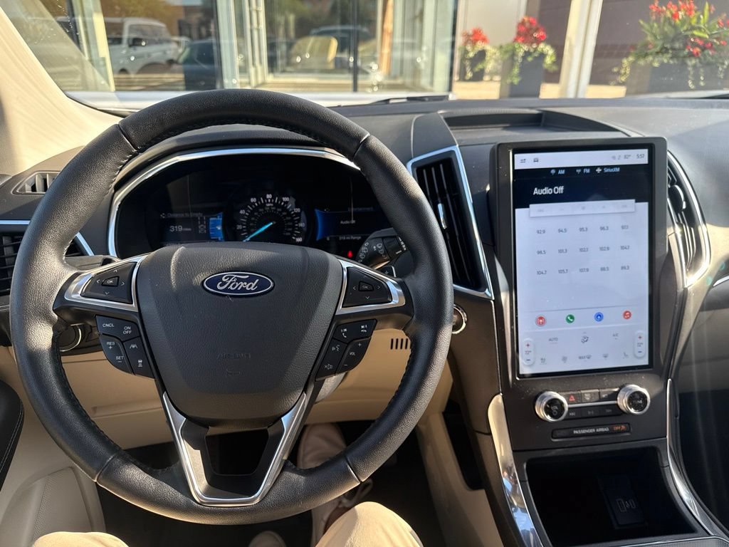Used 2021 Ford Edge Titanium w/ Equipment Group 301A AWD/4WD image 8