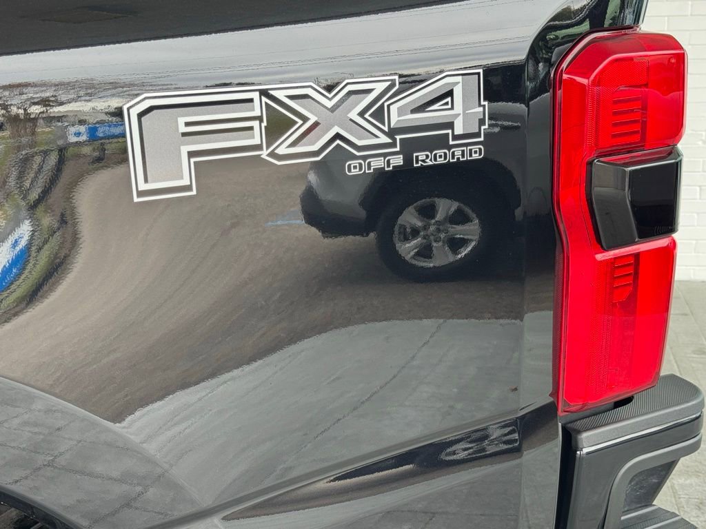 Used 2023 Ford F250 Platinum image 11