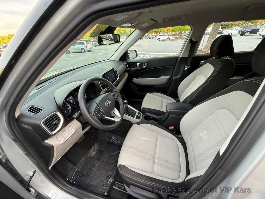 Used 2021 Hyundai Venue SEL image 12