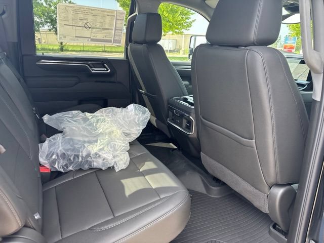 New 2026 Chevrolet Silverado 2500 LTZ w/ LTZ Convenience Package AWD/4WD image 25