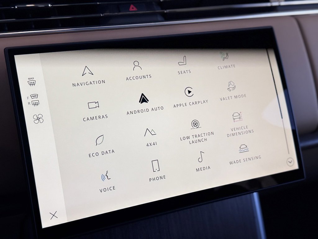 New 2026 Land Rover Range Rover SE image 24