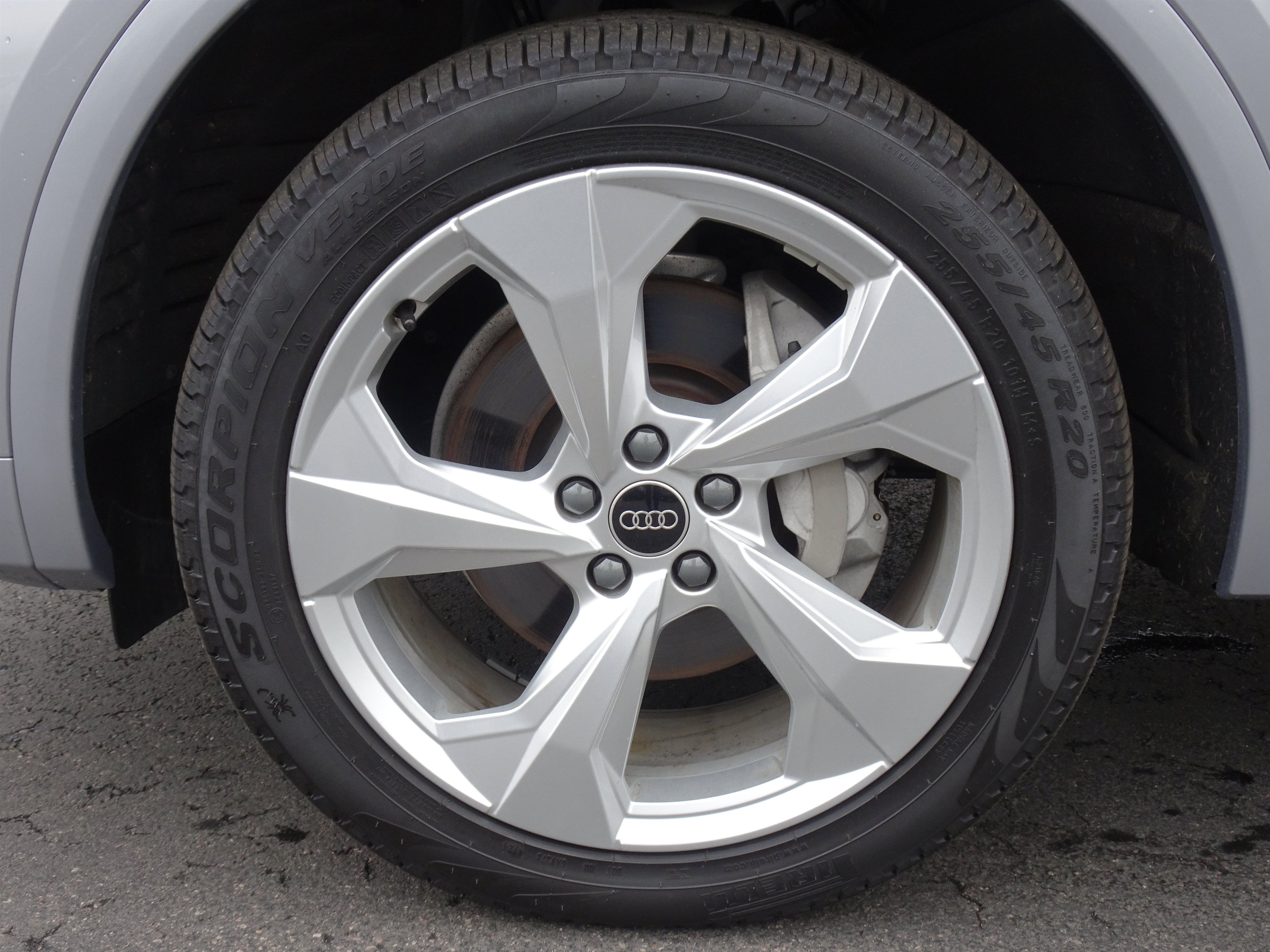 Certified 2025 Audi Q5 2.0T Premium Plus w/ Premium Plus Package AWD/4WD image 18