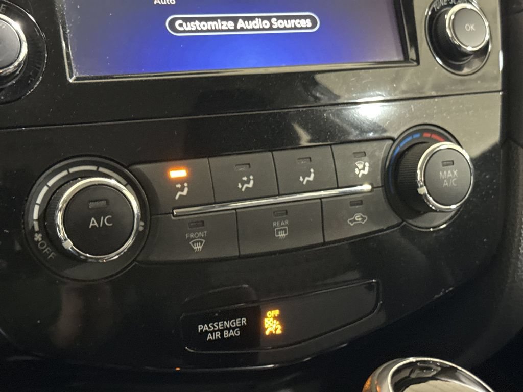 Used 2018 Nissan Rogue S AWD/4WD image 16