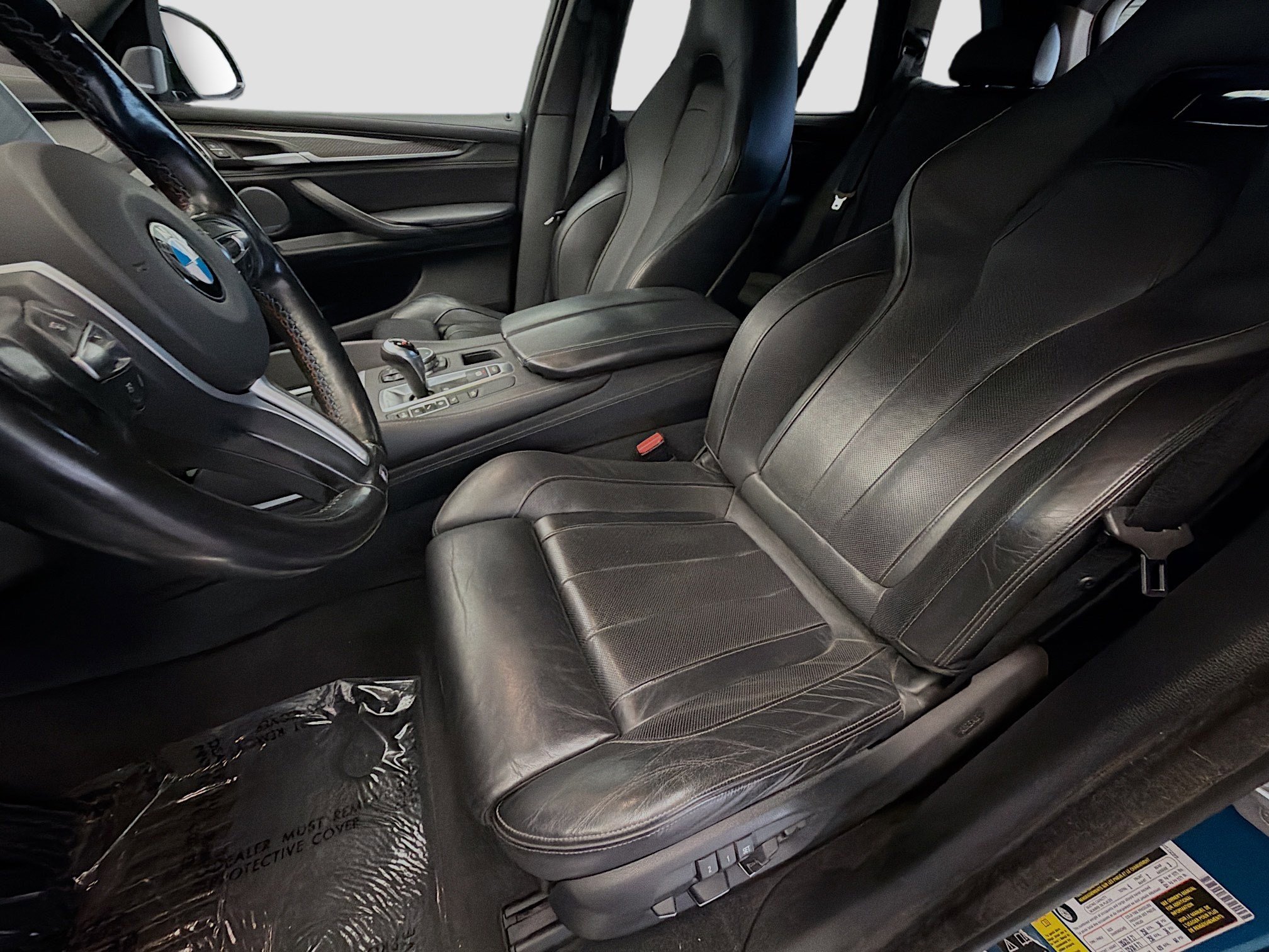 Used 2016 BMW X5 M image 11