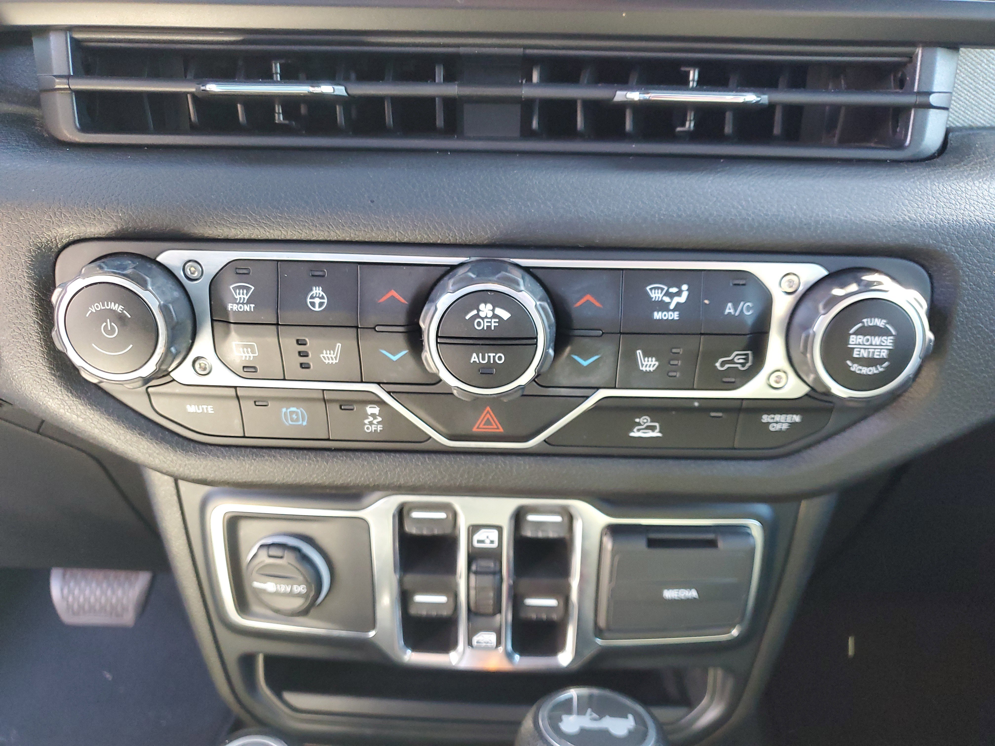 Used 2024 Jeep Wrangler Sport S w/ Convenience Group image 26