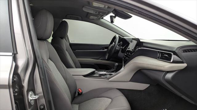 Used 2024 Toyota Camry LE w/ Convenience Package FWD image 17