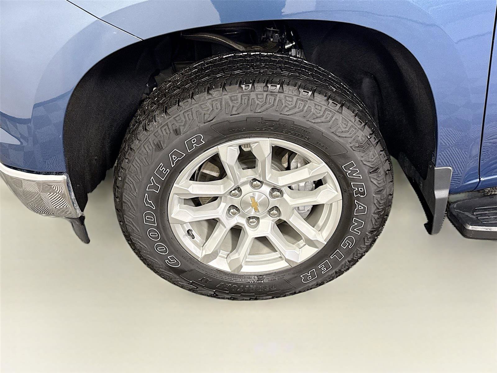 Used 2024 Chevrolet Silverado 1500 LT AWD/4WD image 23