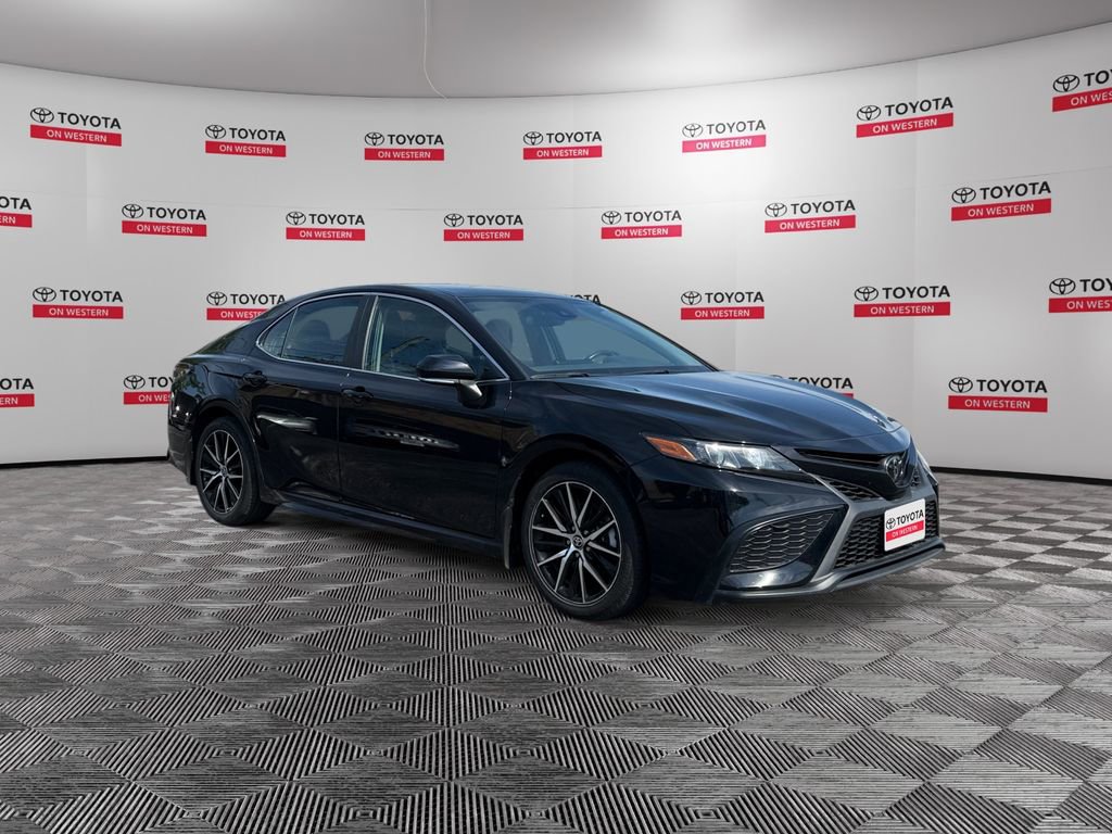 Certified 2023 Toyota Camry SE FWD image 1