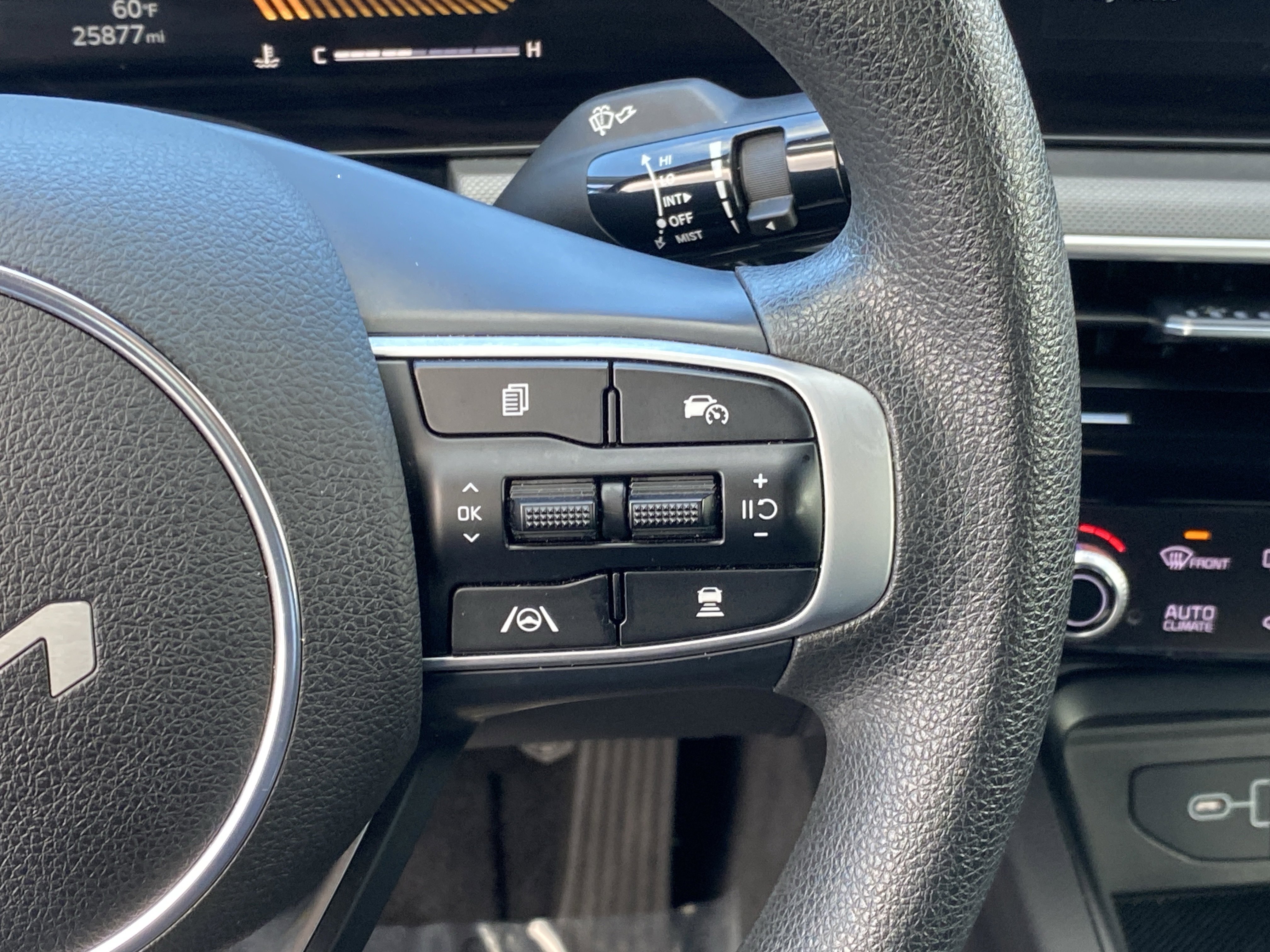 Used 2025 Kia K5 LXS FWD image 26