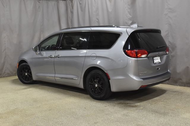 Certified 2020 Chrysler Pacifica Touring-L image 6