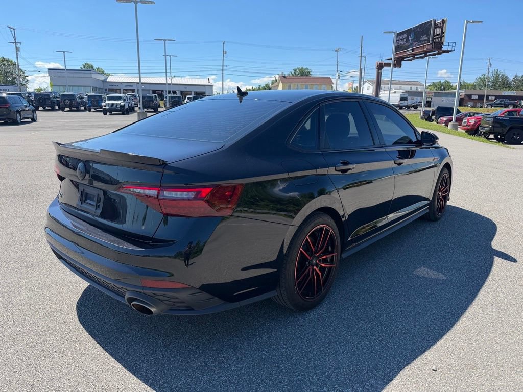 Used 2022 Volkswagen Jetta GLI Autobahn FWD image 3