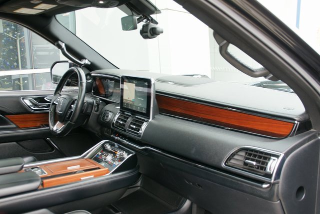 Used 2018 Lincoln Navigator L Select image 40