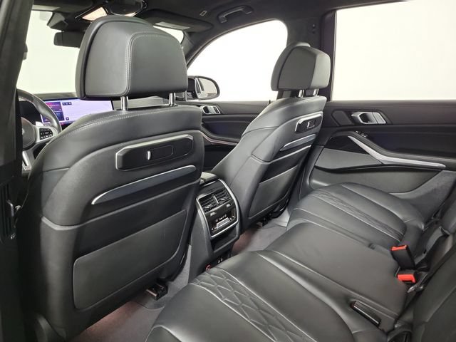 Used 2024 BMW X7 M60i AWD/4WD image 11