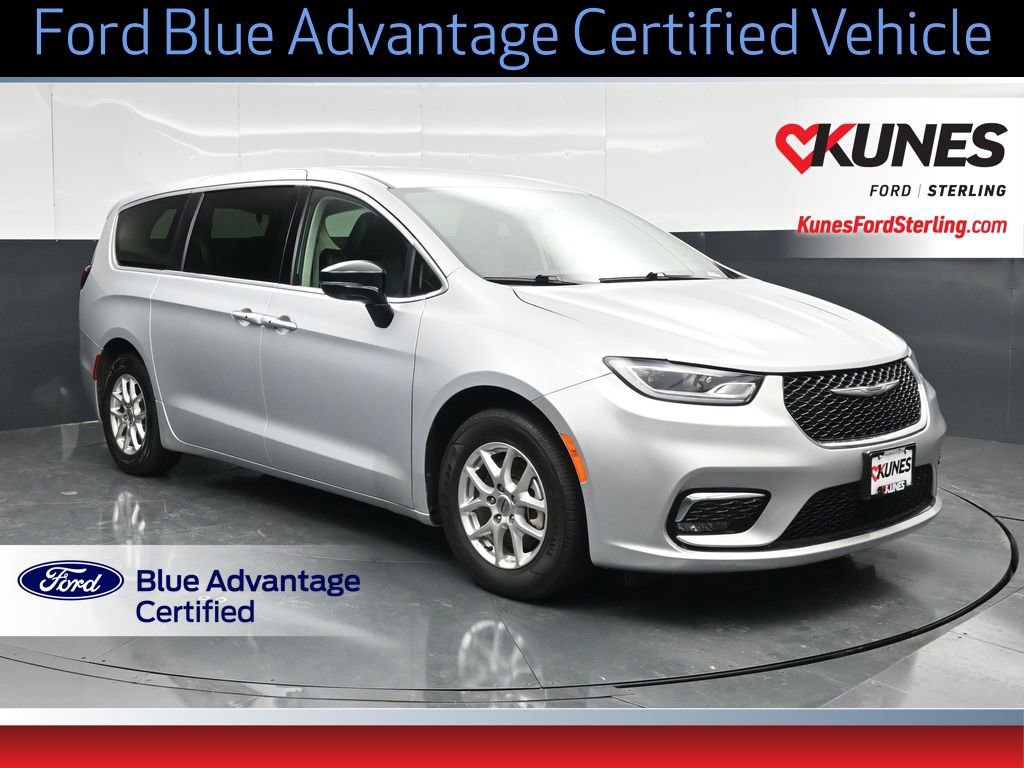 Used 2024 Chrysler Pacifica Touring-L FWD image 1