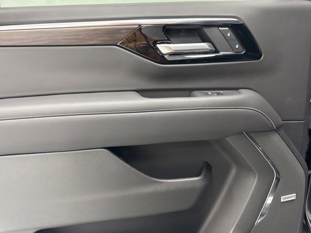 New 2026 Chevrolet Suburban Premier image 26