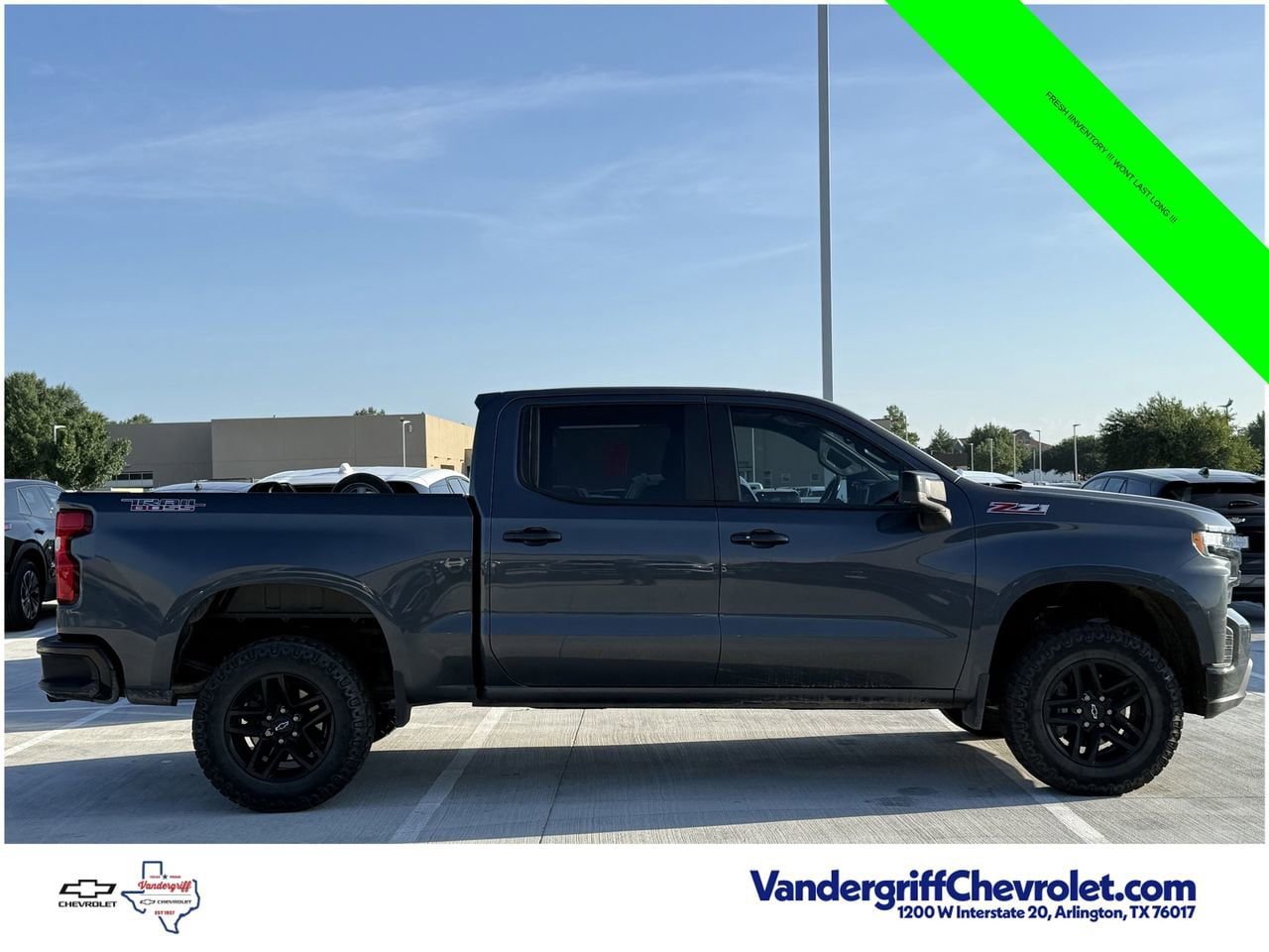 Used 2022 Chevrolet Silverado 1500 LT Trail Boss w/ LPO, Dark Essentials Package AWD/4WD image 3