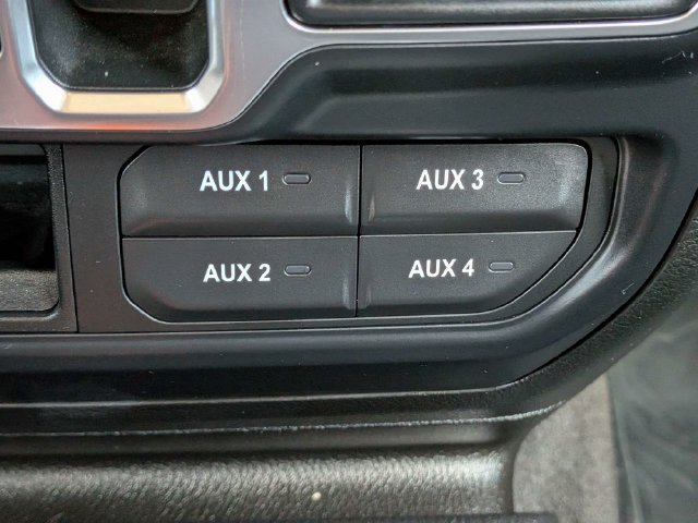 Used 2019 Jeep Wrangler Unlimited Sahara w/ Quick Order Package 24M Moab AWD/4WD image 32