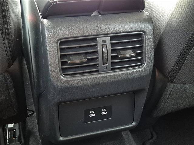 Used 2025 Nissan Rogue SV FWD image 16