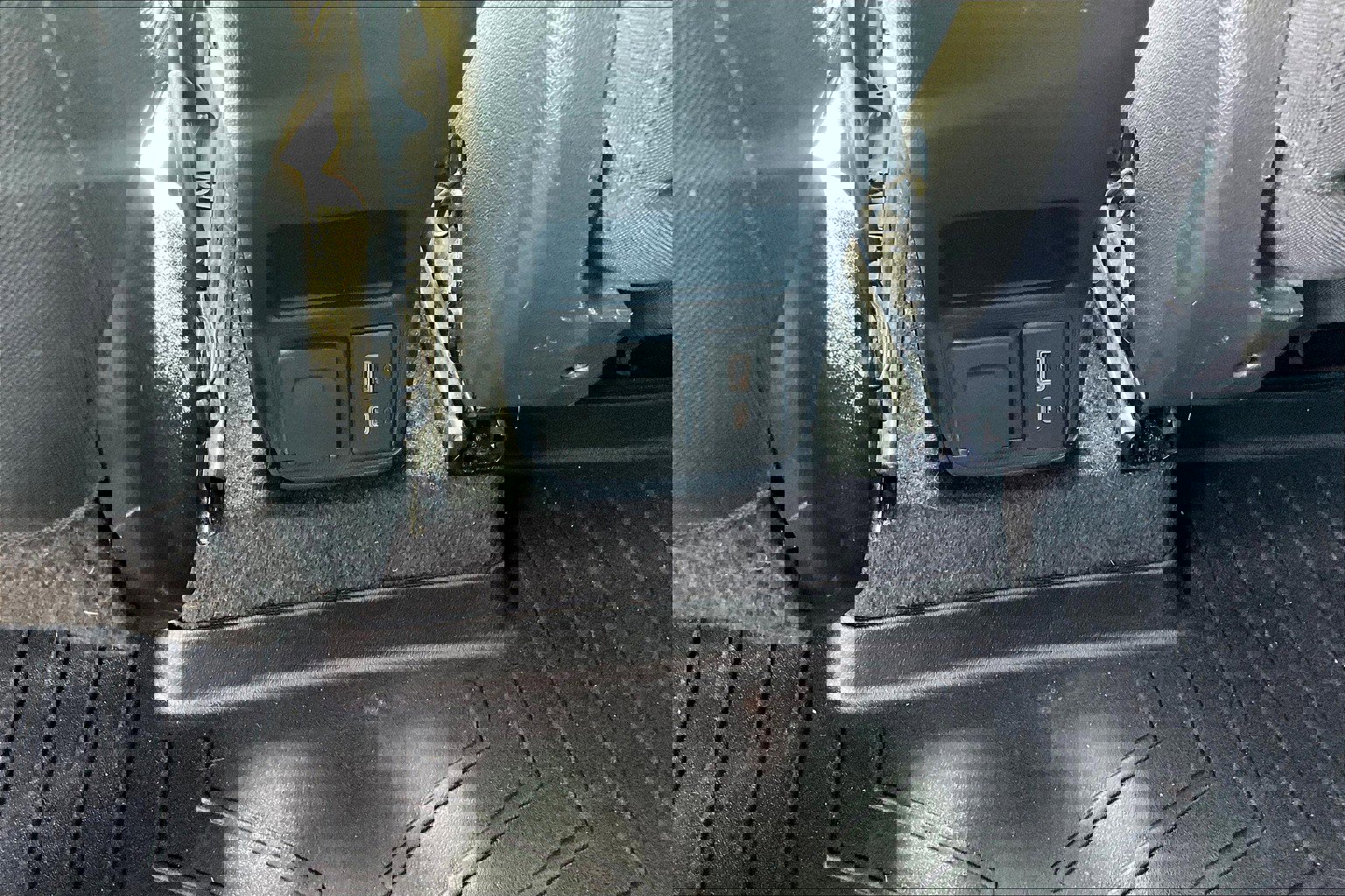 Used 2021 Chevrolet TrailBlazer LT w/ Convenience Package image 39