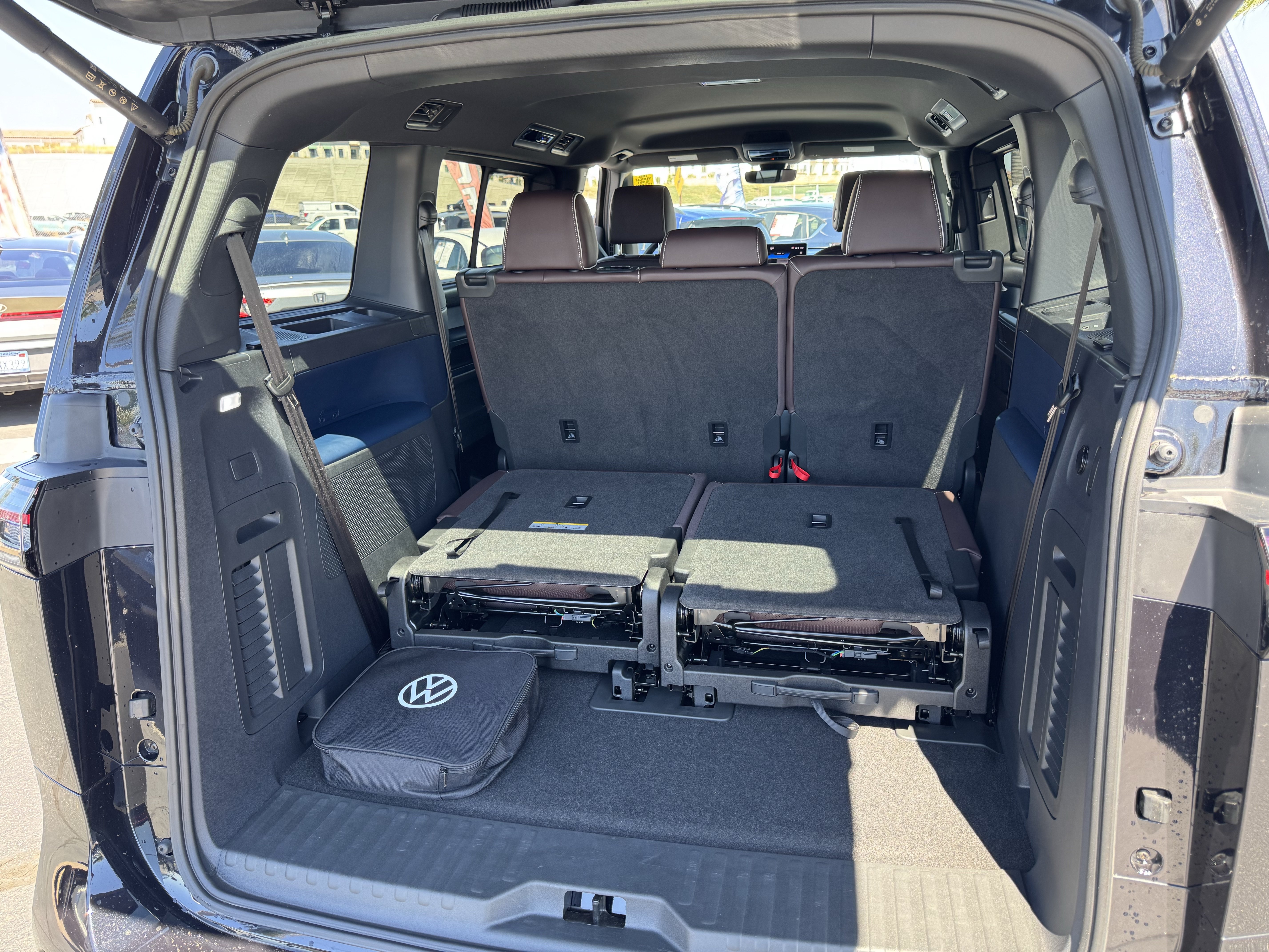 Certified 2025 Volkswagen ID. Buzz Pro S RWD image 35