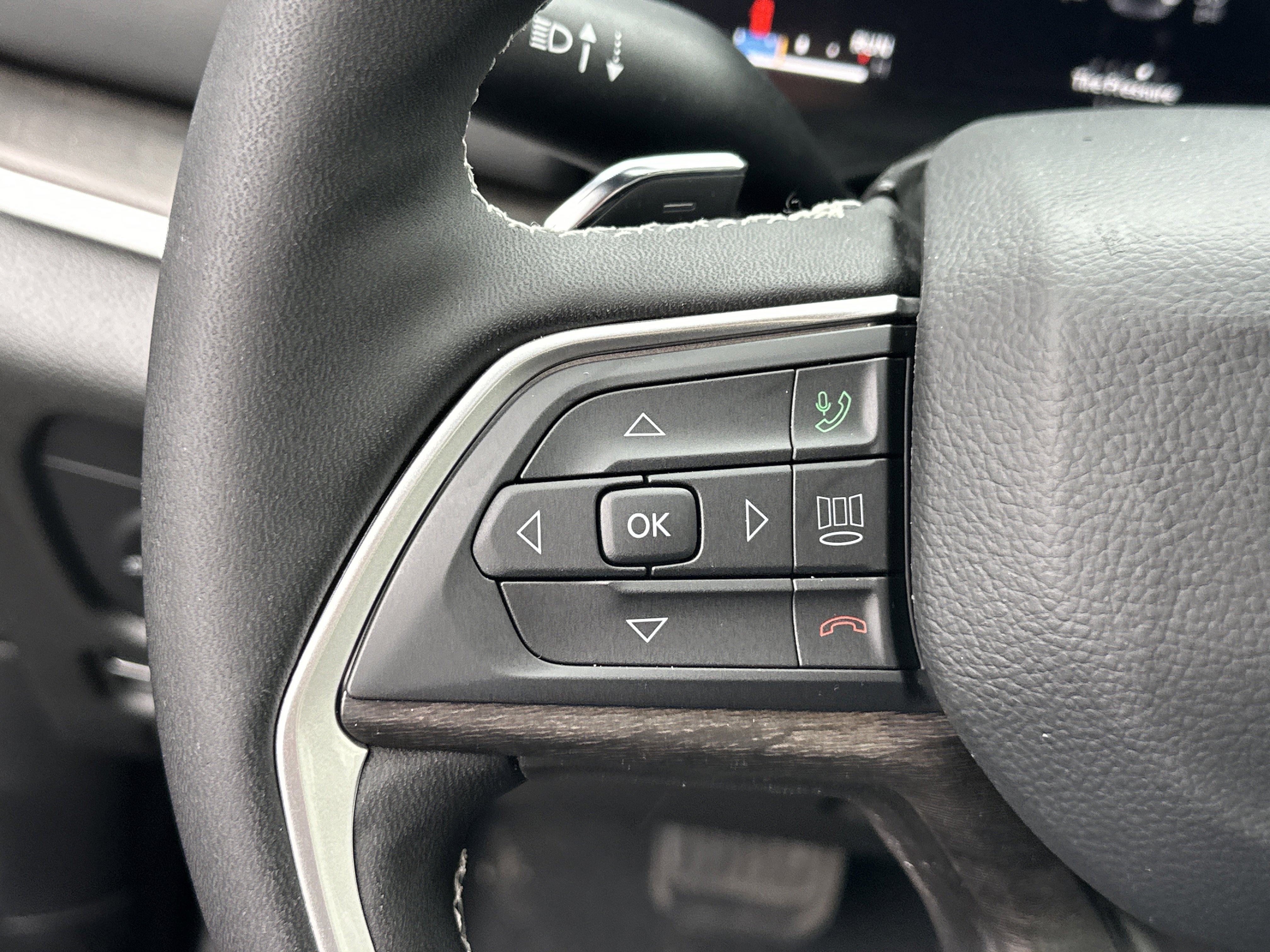 New 2026 Jeep Grand Cherokee Altitude image 10