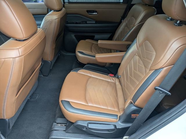 Used 2023 Nissan Pathfinder Platinum FWD image 26