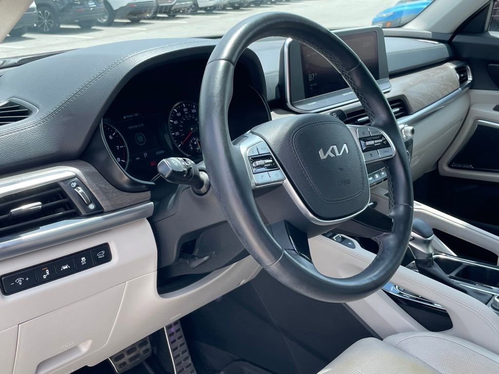 Certified 2022 Kia Telluride SX w/ Nightfall Edition Package AWD/4WD image 9