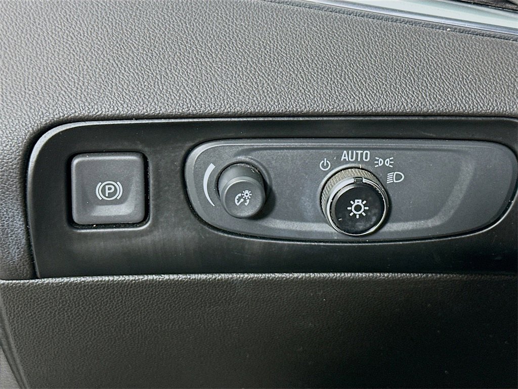 Used 2021 Buick Enclave Avenir w/ Avenir Technology Package image 10