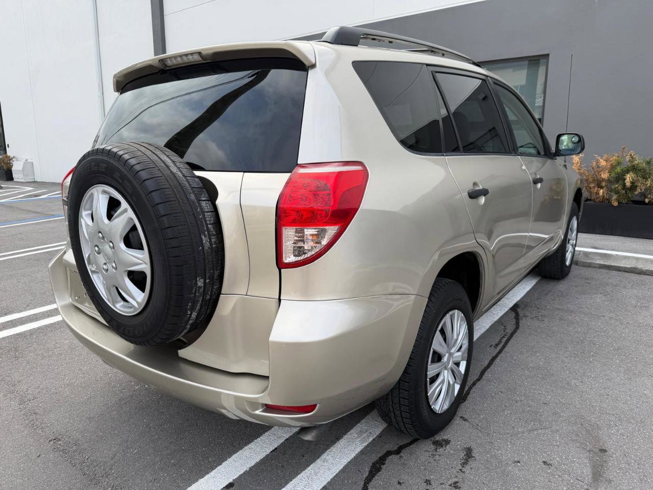 Used 2008 Toyota RAV4 2WD image 2