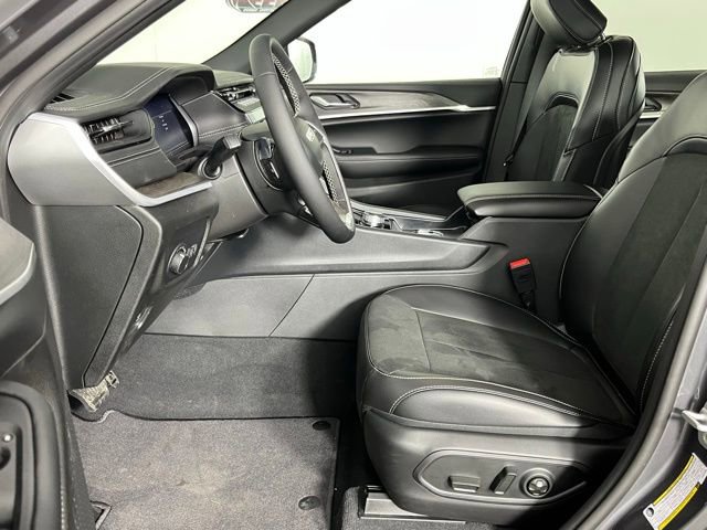 New 2026 Jeep Grand Cherokee Altitude AWD/4WD image 23