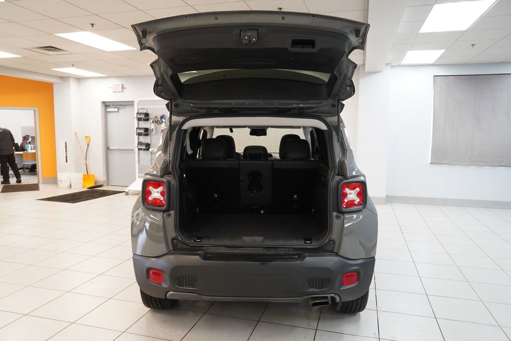Used 2022 Jeep Renegade Limited w/ Sun, Sound & Wheels Group image 10