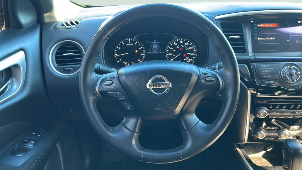 Used 2017 Nissan Pathfinder SV FWD image 18